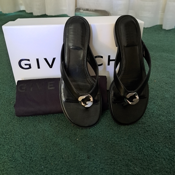 Shoes - Picture 12 of 14